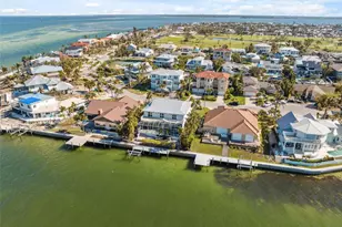 727 Key Royale Dr, Holmes Beach, FL 34217 - Photo 81