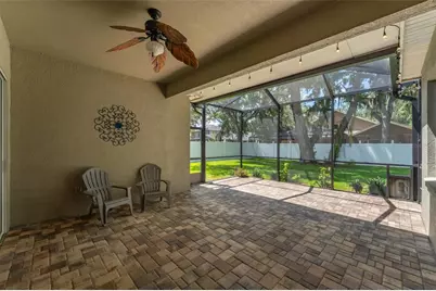 15211 Merlinglen Place, Lithia, FL 33547 - Photo 11