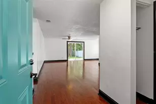 12419 Hidden Brook Dr, Tampa, FL 33624 - Photo 5