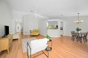 1721 Hunter Ln, Tarpon Springs, FL 34689 - Photo 15