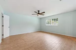 1303 Wallwood Dr, Brandon, FL 33510 - Photo 17