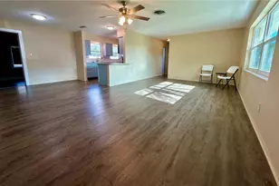 8201 120th St, Seminole, FL 33772 - Photo 7