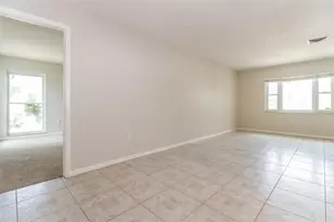 12056 93rd St, Largo, FL 33773 - Photo 3