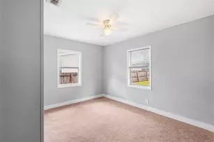 39014 Kirkland Dr, Zephyrhills, FL 33542 - Photo 21