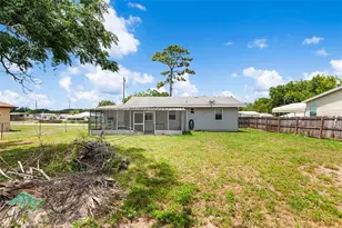 39014 Kirkland Dr, Zephyrhills, FL 33542 - Photo 27