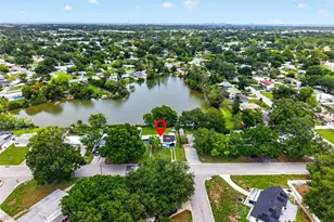 6819 Meadowlawn Dr N, Saint Petersburg, FL 33702 - Photo 27