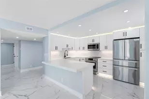 1400 Gulf Blvd, Clearwater Beach, FL 33767 - Photo 9