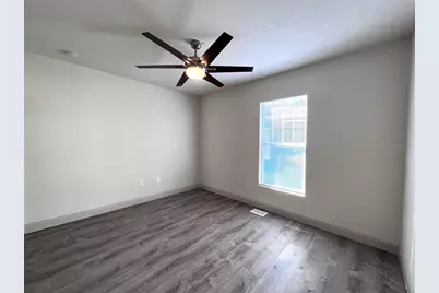 1240 15th Street N, Saint Petersburg, FL 33705 - Photo 17