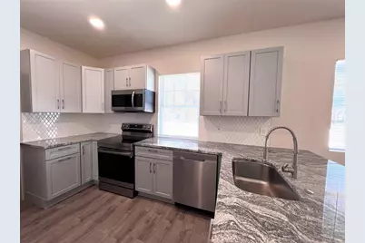 1240 15th Street N, Saint Petersburg, FL 33705 - Photo 15