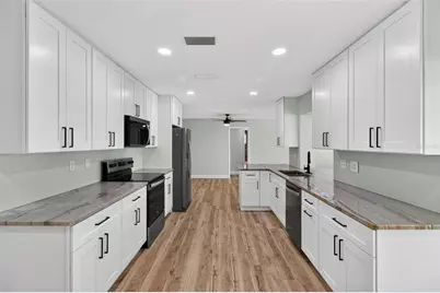 7957 10th Avenue S, Saint Petersburg, FL 33707 - Photo 13