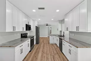 7957 10th Ave S, Saint Petersburg, FL 33707 - Photo 13