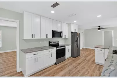 7957 10th Avenue S, Saint Petersburg, FL 33707 - Photo 11