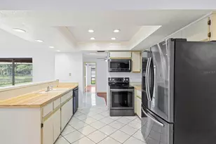 10843 Harborside Dr, Largo, FL 33773 - Photo 21