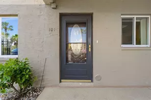 3500 Lake Bayshore Dr, Bradenton, FL 34205 - Photo 5