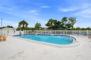 4570 Overlook Dr NE, Saint Petersburg, FL 33703 - Photo 17