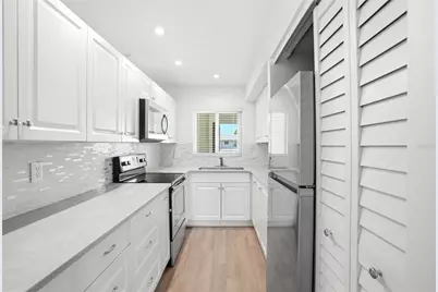 4570 Overlook Drive NE #284, Saint Petersburg, FL 33703 - Photo 3