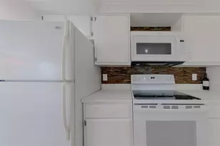 2400 Feather Sound Dr, Clearwater, FL 33762 - Photo 17