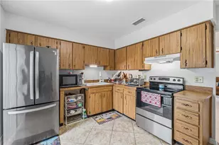 10307 Pennytree Pl, Tampa, FL 33624 - Photo 9