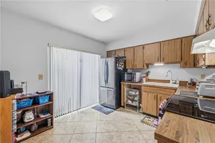 10307 Pennytree Pl, Tampa, FL 33624 - Photo 7
