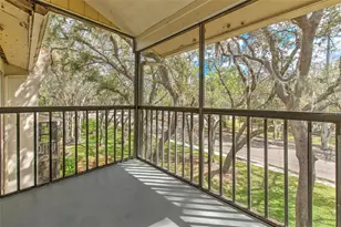 13403 Arbor Pointe Cir, Tampa, FL 33617 - Photo 9