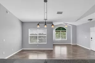 10764 70th Ave, Seminole, FL 33772 - Photo 7