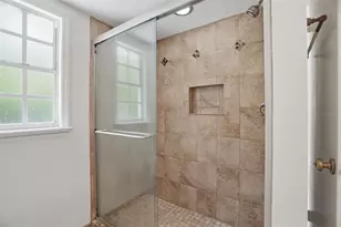 16706 Vallely Dr, Tampa, FL 33618 - Photo 25