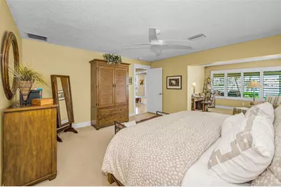 1201 81st Street S, Saint Petersburg, FL 33707 - Photo 29