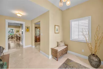 1201 81st Street S, Saint Petersburg, FL 33707 - Photo 7