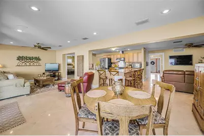 1201 81st Street S, Saint Petersburg, FL 33707 - Photo 21