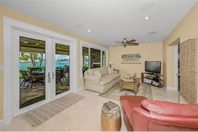 1201 81st Street S, Saint Petersburg, FL 33707 - Photo 31
