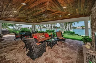 1201 81st St S, Saint Petersburg, FL 33707 - Photo 5