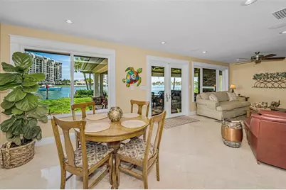 1201 81st Street S, Saint Petersburg, FL 33707 - Photo 29