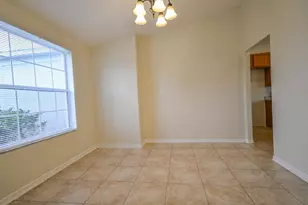 1607 Avondale Ridge Dr, Plant City, FL 33567 - Photo 3