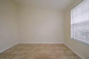 1607 Avondale Ridge Dr, Plant City, FL 33567 - Photo 5