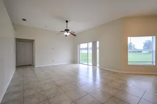 1607 Avondale Ridge Dr, Plant City, FL 33567 - Photo 9
