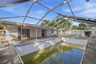 4449 Tarpon Dr, Tampa, FL 33617 - Photo 29