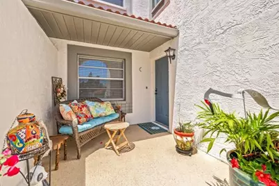 476 Santa Cruz Place NE #C, Saint Petersburg, FL 33703 - Photo 5