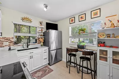 476 Santa Cruz Place NE #C, Saint Petersburg, FL 33703 - Photo 17