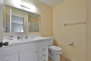 109 Glendower Cir, Sun City Center, FL 33573 - Photo 19