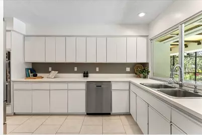136 Sheffield Circle E, Palm Harbor, FL 34683 - Photo 17