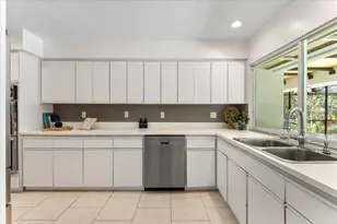 136 Sheffield Cir E, Palm Harbor, FL 34683 - Photo 17
