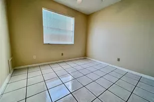 6908 Stonesthrow Cir N, Saint Petersburg, FL 33710 - Photo 19