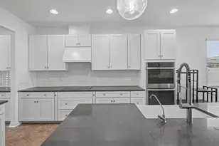19462 Rosemoor Ave, Lutz, FL 33558 - Photo 9
