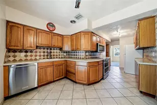 3133 Bay Ln, Clearwater, FL 33759 - Photo 7