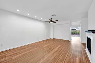 13915 Fletchers Mill Drive, Tampa, FL 33613 - Photo 9