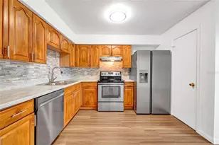 13915 Fletchers Mill Dr, Tampa, FL 33613 - Photo 11