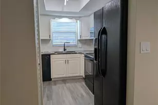 5870 38th Ave N, Saint Petersburg, FL 33710 - Photo 7
