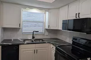 5870 38th Ave N, Saint Petersburg, FL 33710 - Photo 9