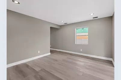 1900 25th Street S, Saint Petersburg, FL 33712 - Photo 5