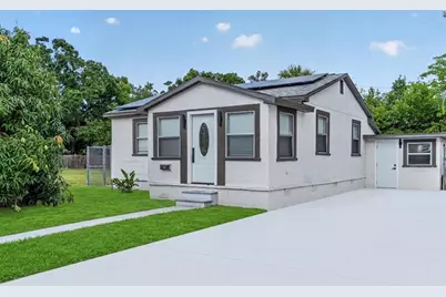 1900 25th Street S, Saint Petersburg, FL 33712 - Photo 1